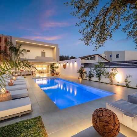 Hypnosis Beachside Villa With Private Heated Pool جورجيوبوليس المظهر الخارجي الصورة