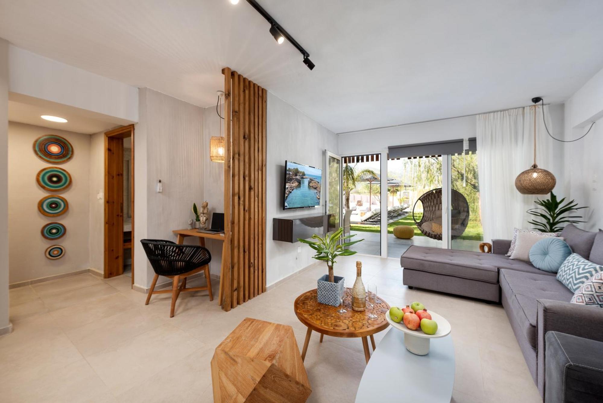 Hypnosis Beachside Villa With Private Heated Pool جورجيوبوليس المظهر الخارجي الصورة